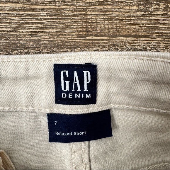 Gap Cream Denim Embroidered Relaxed Shorts Size 7 - Picture 5 of 7